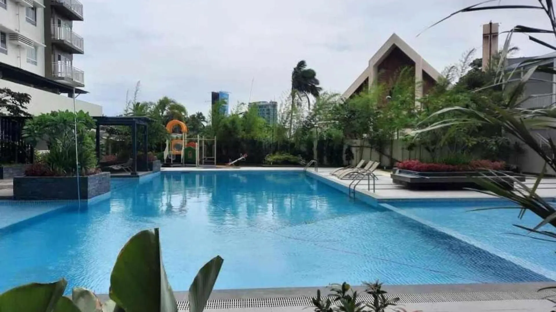 Messatiera Condo - Urbansol Stay Davao Hostel